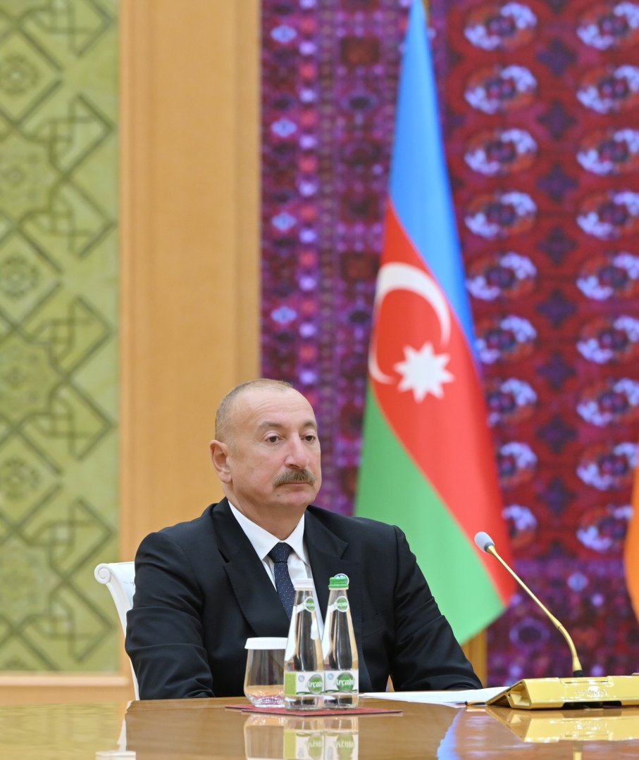 Prezident İlham Əliyev MDB Dövlət Başçıları Şurasının məhdud tərkibdə iclasında iştirak edir (FOTO)