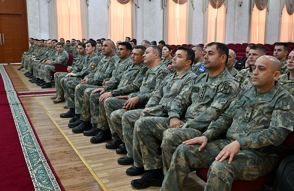Bakıda NATO-nun təlim kursu keçirilir (FOTO)