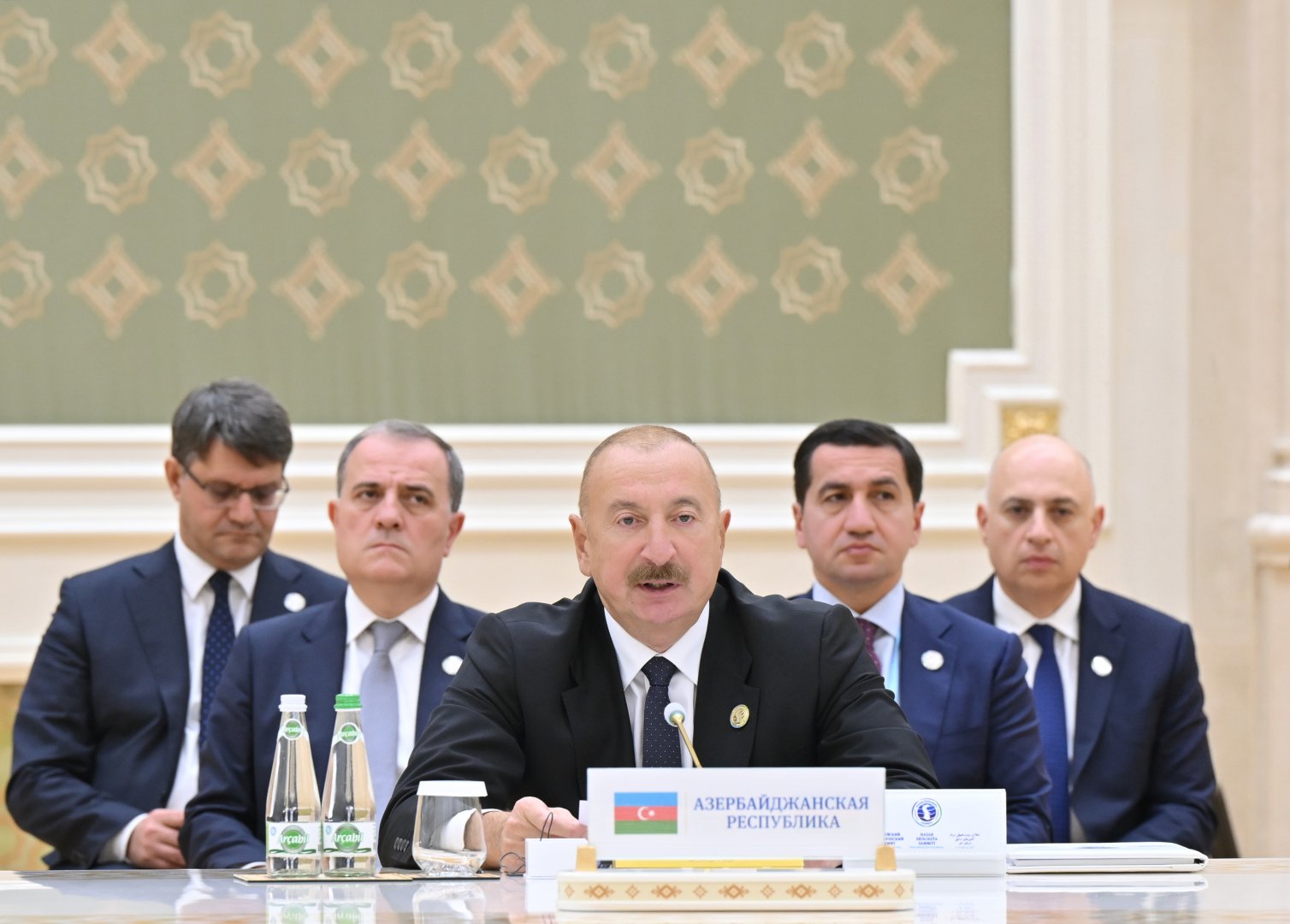 Prezident İlham Əliyev Türkmənbaşı şəhərində Xəzər Ekoloji Sammitinin geniş tərkibdə iclasında iştirak edib (FOTO)