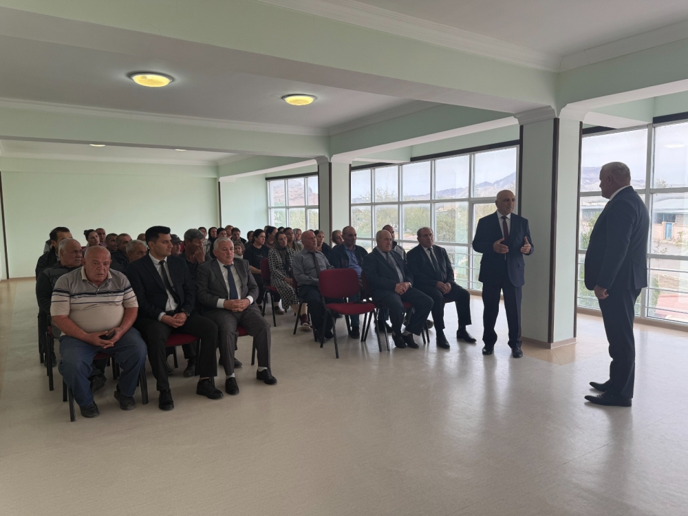 Milli Məclisin deputatı Vüqar Rəhimzadə Culfada seçiciləri ilə növbəti görüşünü keçirib (FOTO)