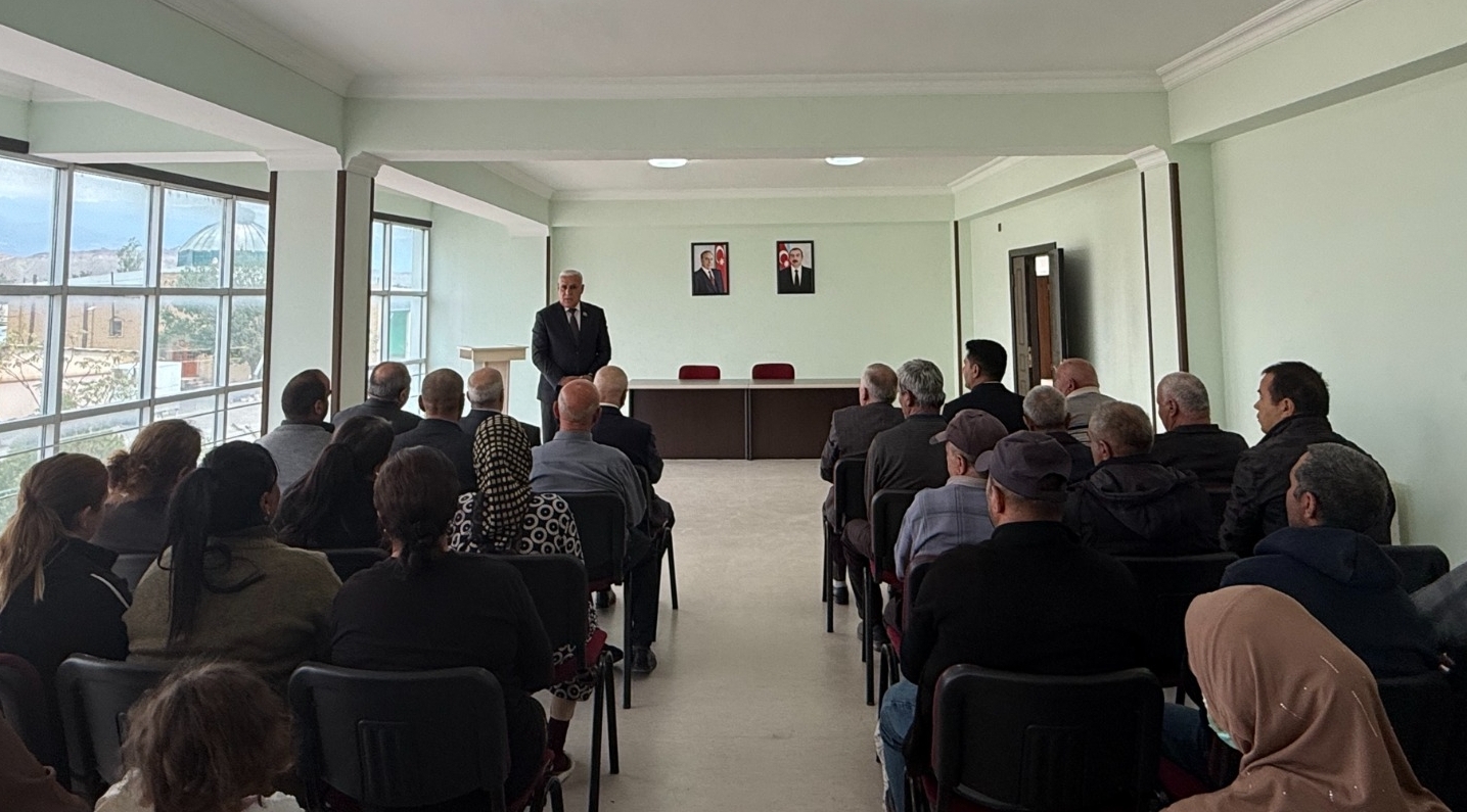 Milli Məclisin deputatı Vüqar Rəhimzadə Culfada seçiciləri ilə növbəti görüşünü keçirib (FOTO)