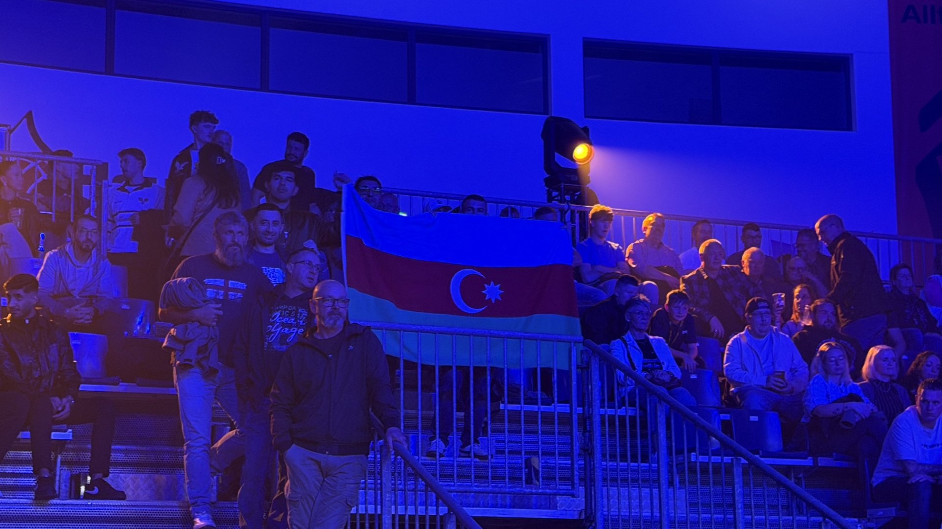 Soydaşımız peşəkar rinqdə növbəti qələbəsini qazanıb (FOTO)