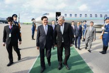 Laos Prezidenti Azərbaycana rəsmi səfərə gəlib (FOTO)