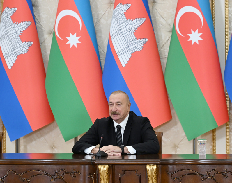 Prezident İlham Əliyev və Kambocanın Baş naziri mətbuata bəyanatlarla çıxış ediblər (FOTO)