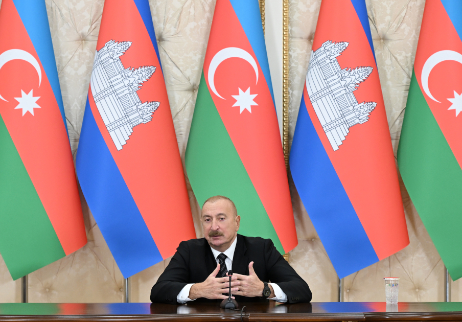 Prezident İlham Əliyev və Kambocanın Baş naziri mətbuata bəyanatlarla çıxış ediblər (FOTO)