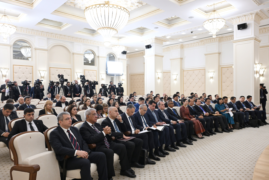 Prezident İlham Əliyev və Kambocanın Baş naziri mətbuata bəyanatlarla çıxış ediblər (FOTO)