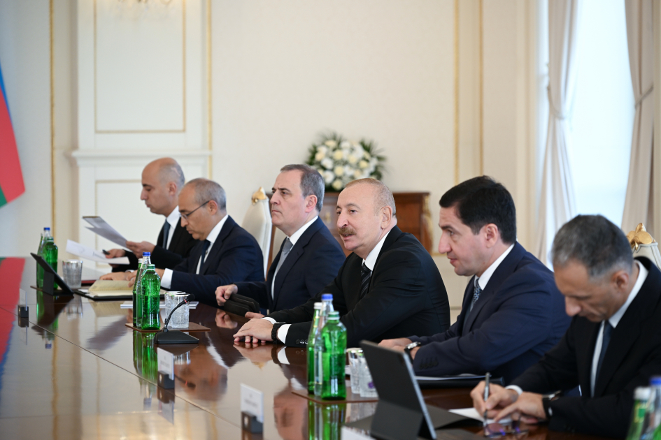 Prezident İlham Əliyevin Kambocanın Baş naziri ilə geniş tərkibdə görüşü olub (FOTO)