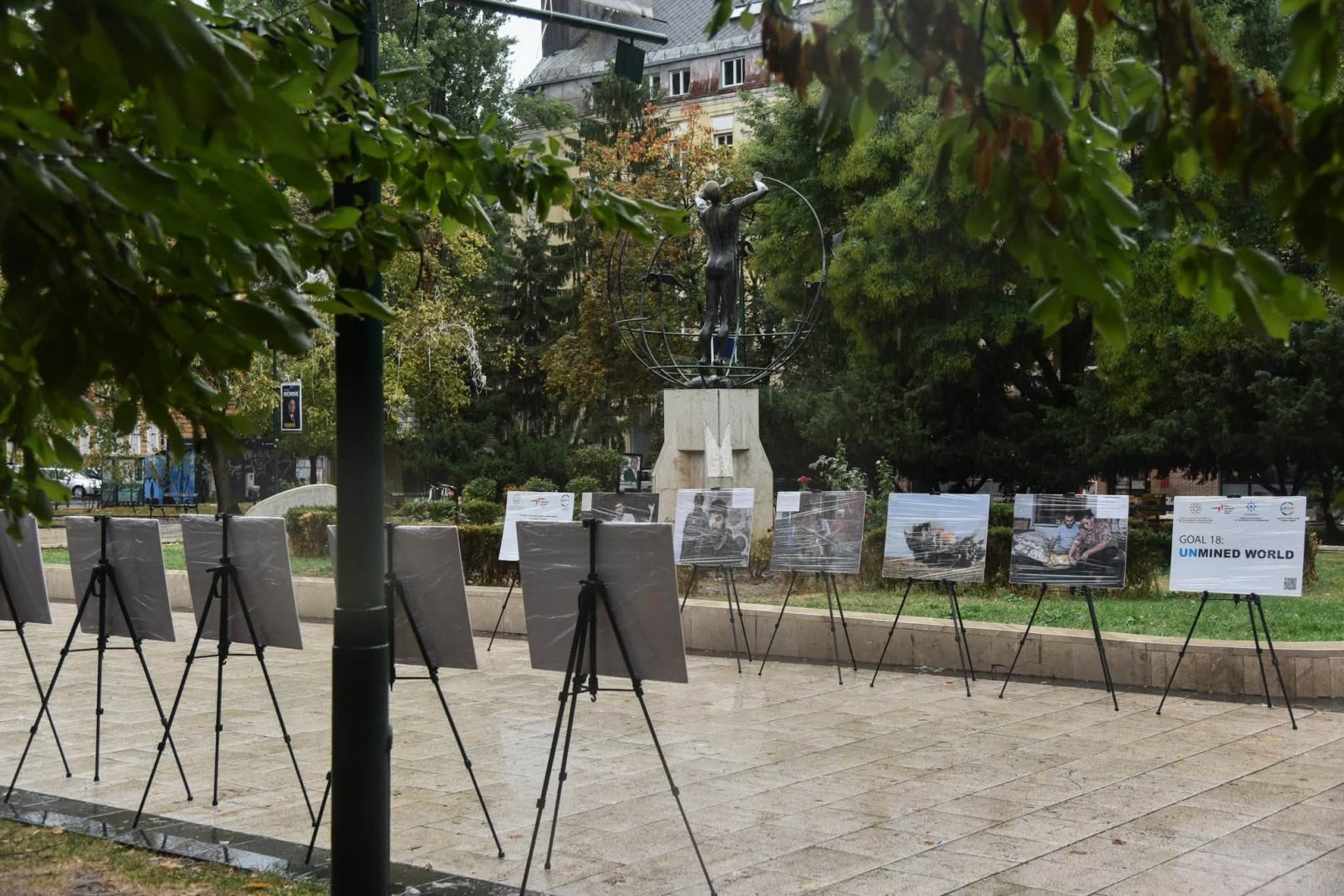 Sarayevoda mina qurbanlarına həsr olunmuş növbəti ekspozisiya keçirilib (FOTO)
