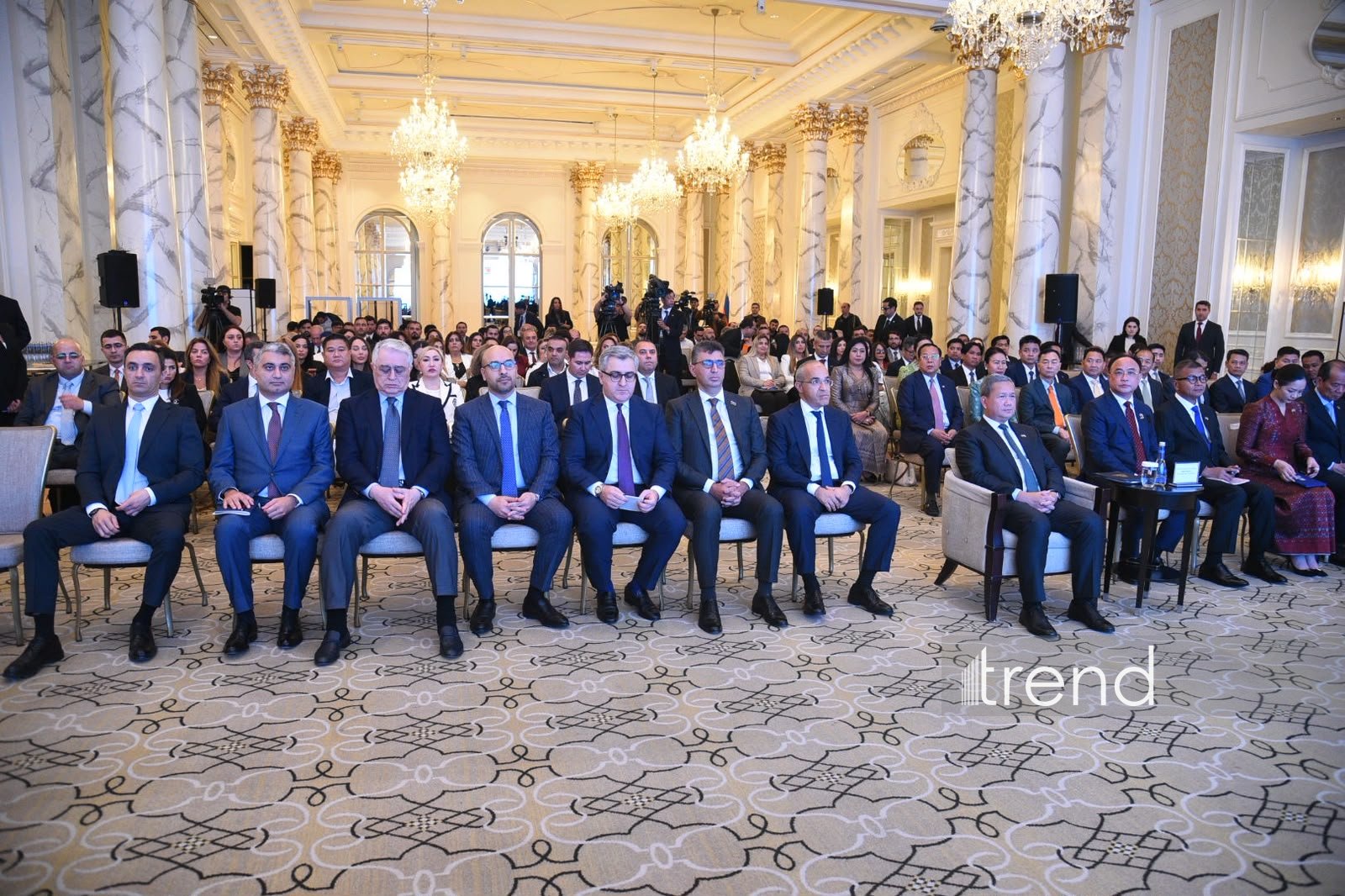 Bakıda Azərbaycan-Kamboca biznes forumu keçirilir (FOTO)