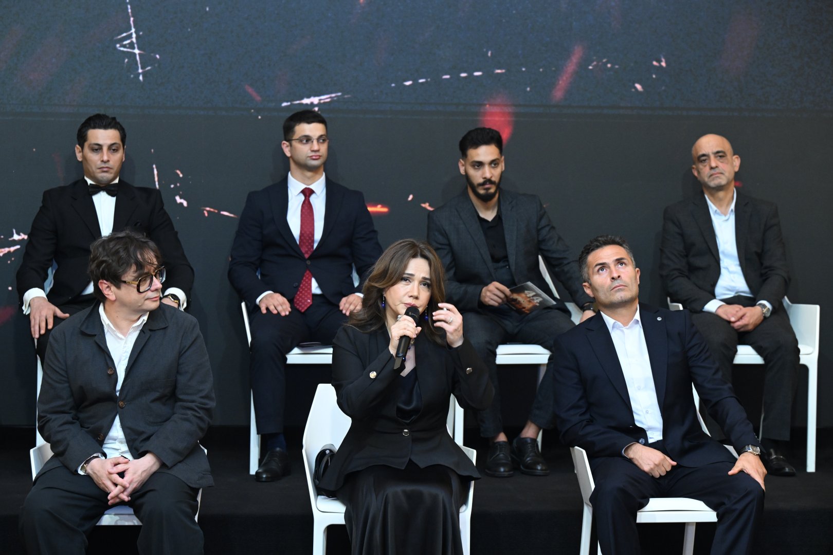 "44" filminin yaradıcı heyətinin brifinqi keçirilib (FOTO/VİDEO)