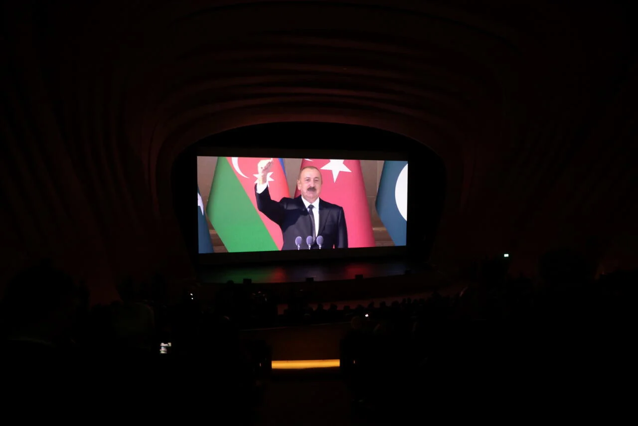Heydər Əliyev Mərkəzində "44"ün premyerası keçirilib – göz yaşları, qürur və alqışlar (FOTOLAR)