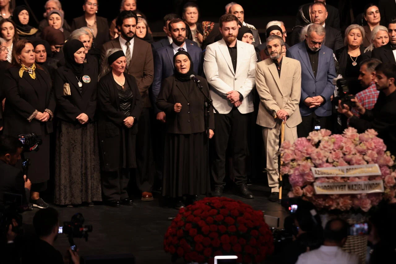 Heydər Əliyev Mərkəzində "44"ün premyerası keçirilib – göz yaşları, qürur və alqışlar (FOTOLAR)