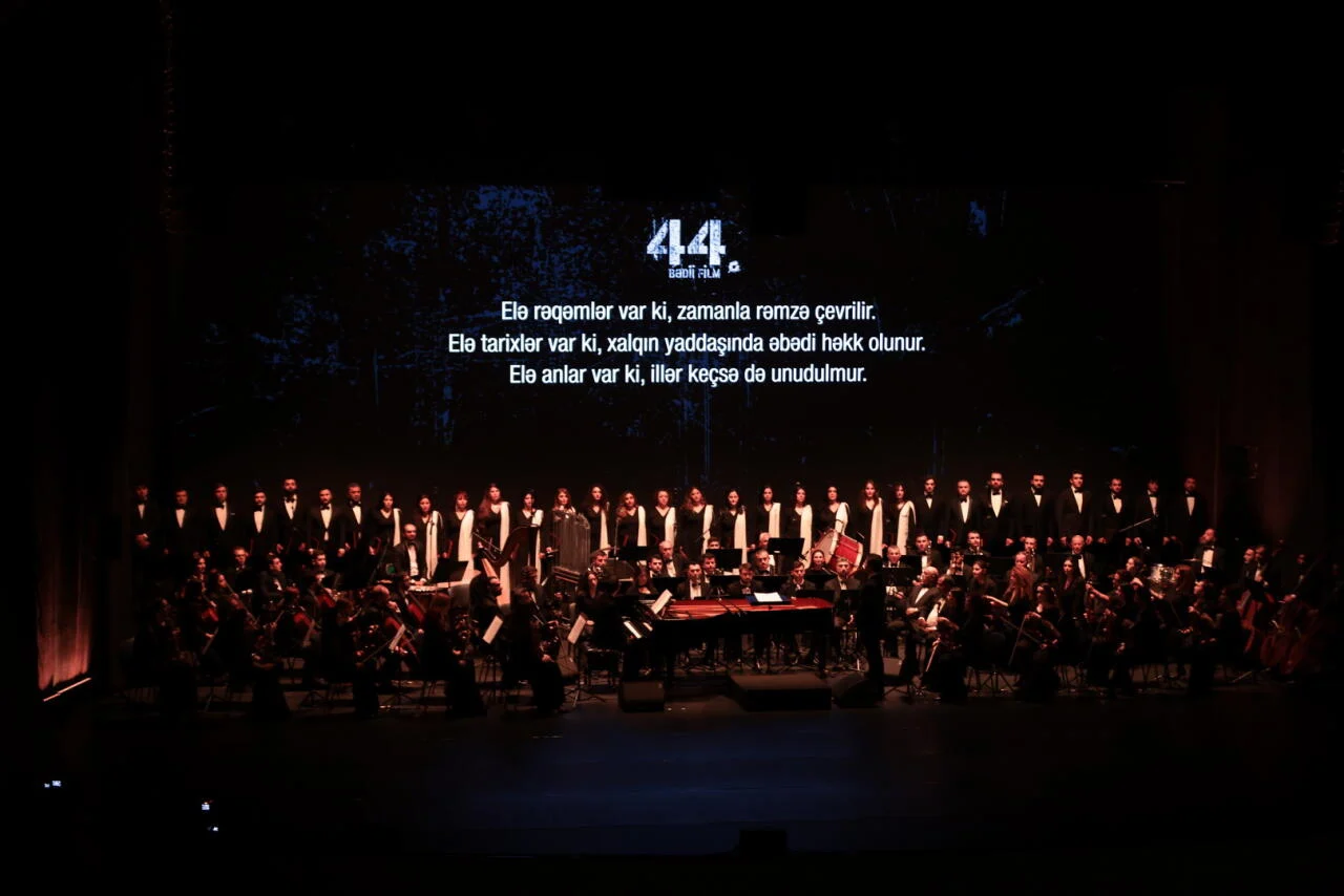 Heydər Əliyev Mərkəzində "44"ün premyerası keçirilib – göz yaşları, qürur və alqışlar (FOTOLAR)