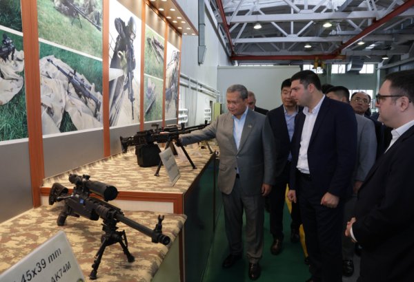 Kambocanın Baş naziri Müdafiə Sənayesi Nazirliyinin müəssisələrini ziyarət edib (FOTO)