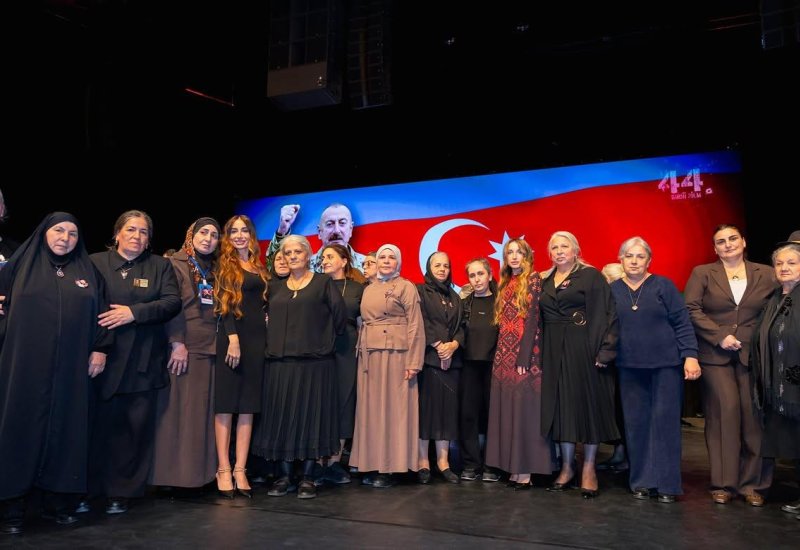 Alyona Əliyeva “44” filminin təqdimatından görüntülər paylaşıb (FOTO)