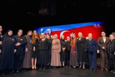 Alyona Əliyeva “44” filminin təqdimatından görüntülər paylaşıb (FOTO)