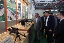 Kambocanın Baş naziri Müdafiə Sənayesi Nazirliyinin müəssisələrini ziyarət edib (FOTO)