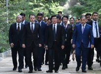 Laos Prezidenti Fəxri xiyabanı ziyarət edib (FOTO)