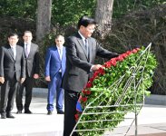 Laos Prezidenti Fəxri xiyabanı ziyarət edib (FOTO)