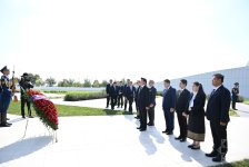 Laos Prezidenti Zəfər parkını ziyarət edib (FOTO)