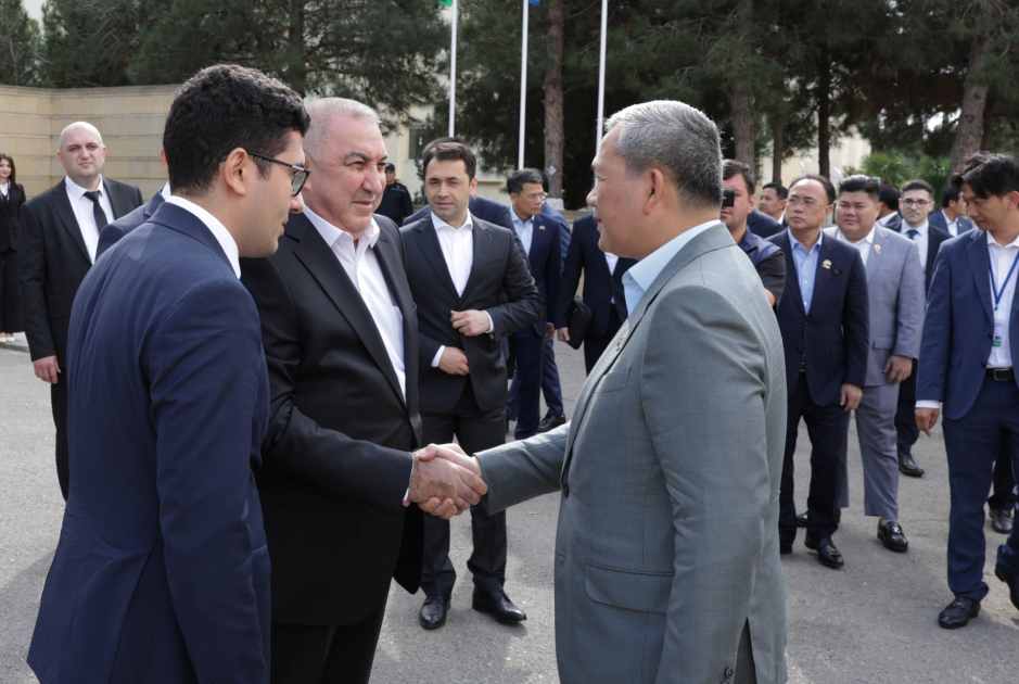 Kambocanın Baş naziri Müdafiə Sənayesi Nazirliyinin müəssisələrini ziyarət edib (FOTO)