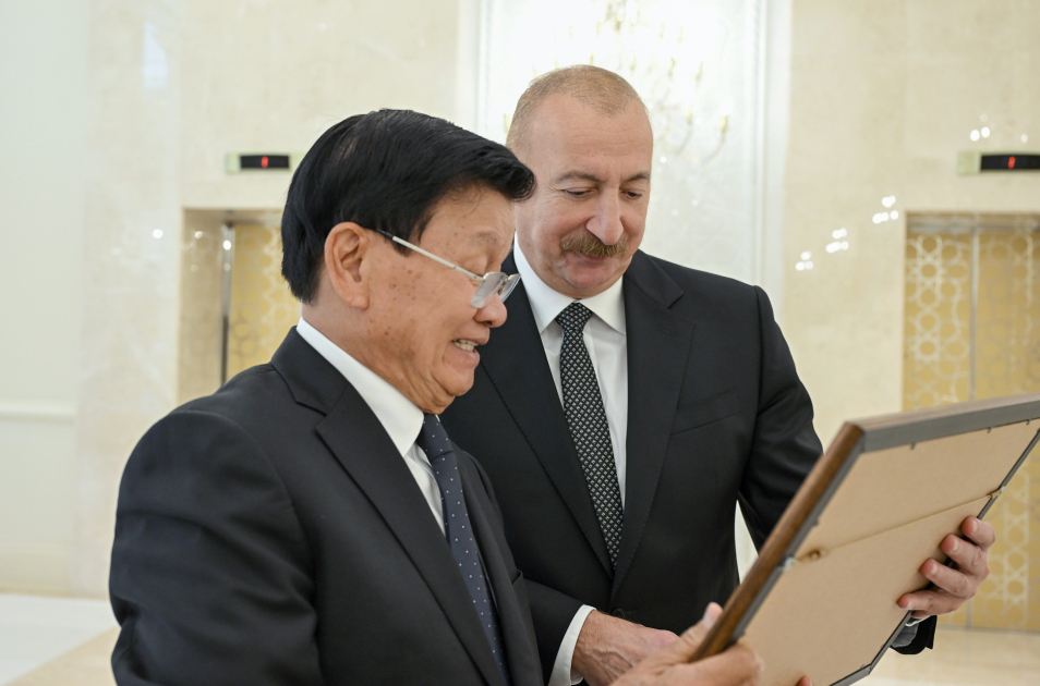Prezident İlham Əliyevin adından Laos Prezidentinin şərəfinə rəsmi nahar verilib (FOTO)