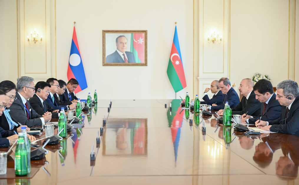 Prezident İlham Əliyevin Laos Prezidenti ilə geniş tərkibdə görüşü olub (FOTO)