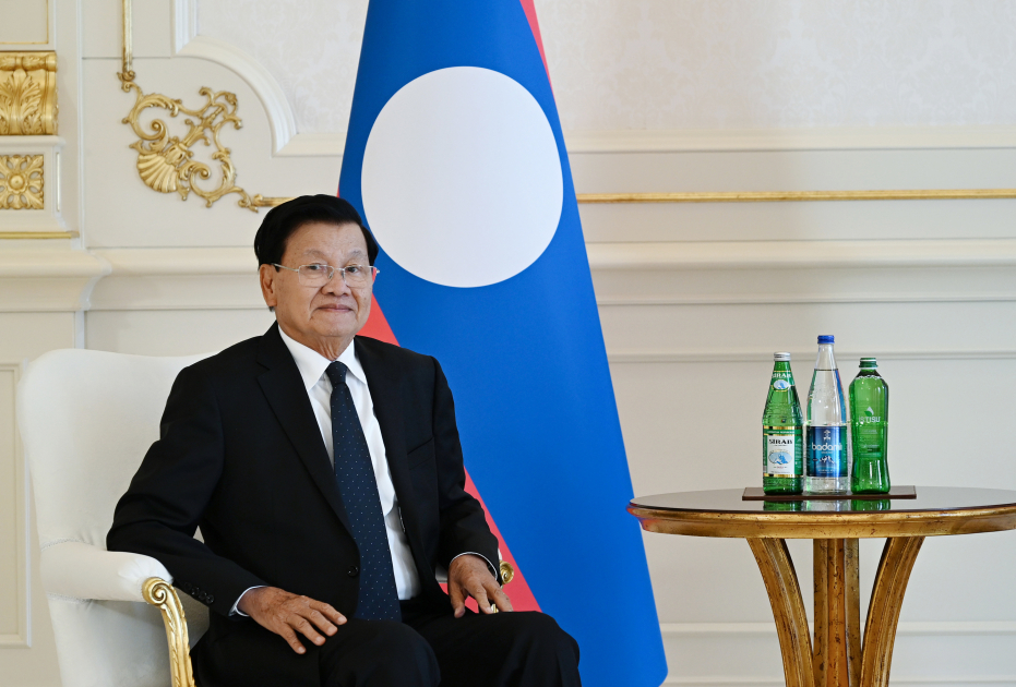 Prezident İlham Əliyevin Laos Prezidenti ilə təkbətək görüşü olub (FOTO)