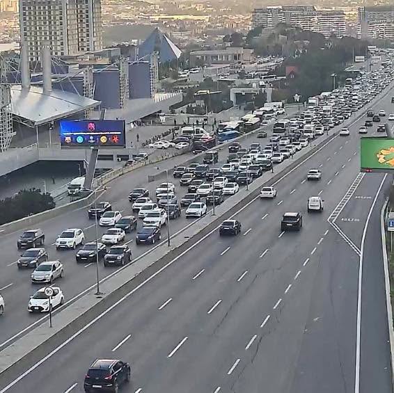 DİQQƏT: Bu yollarda tıxac var - SİYAHI (FOTO)