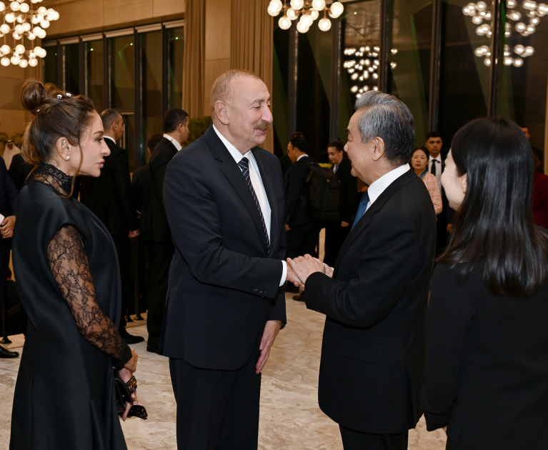 Prezident İlham Əliyevin adından AQEM-in 7-ci Zirvə Görüşünün iştirakçılarının şərəfinə şam yeməyi verilib (FOTO/VİDEO)
