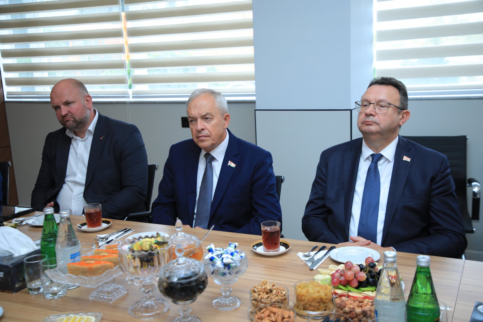 Belaruslu nümayəndələr Gəncə Avtomobil Zavodunda istehsal prosesi ilə tanış olublar (FOTO)