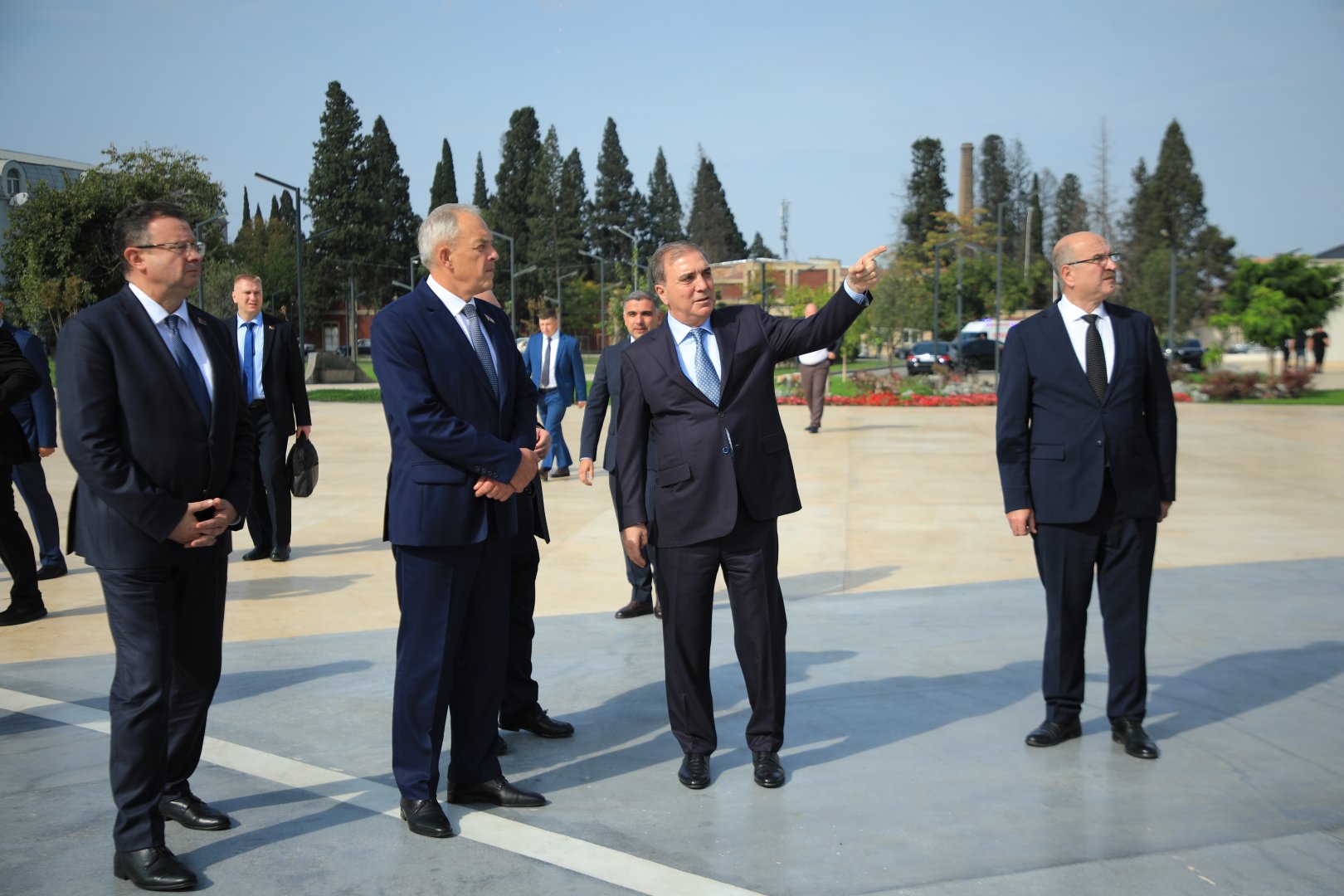 Belaruslu nümayəndələr Gəncə Avtomobil Zavodunda istehsal prosesi ilə tanış olublar (FOTO)