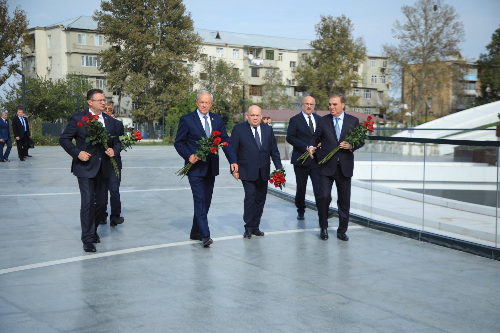 Belaruslu nümayəndələr Gəncə Avtomobil Zavodunda istehsal prosesi ilə tanış olublar (FOTO)