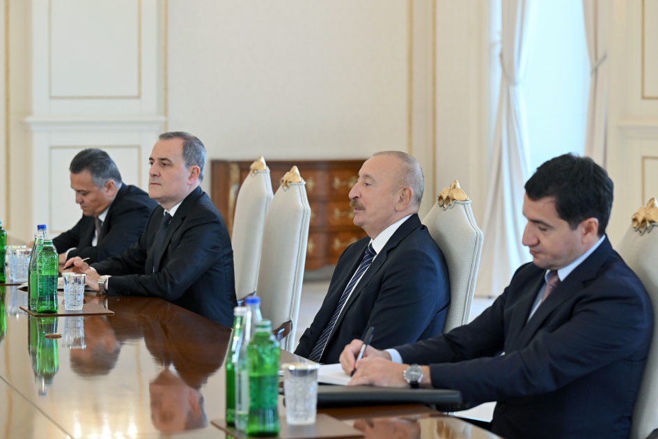 Prezident İlham Əliyev Bəhreynin xarici işlər nazirini qəbul edib (FOTO/VİDEO)