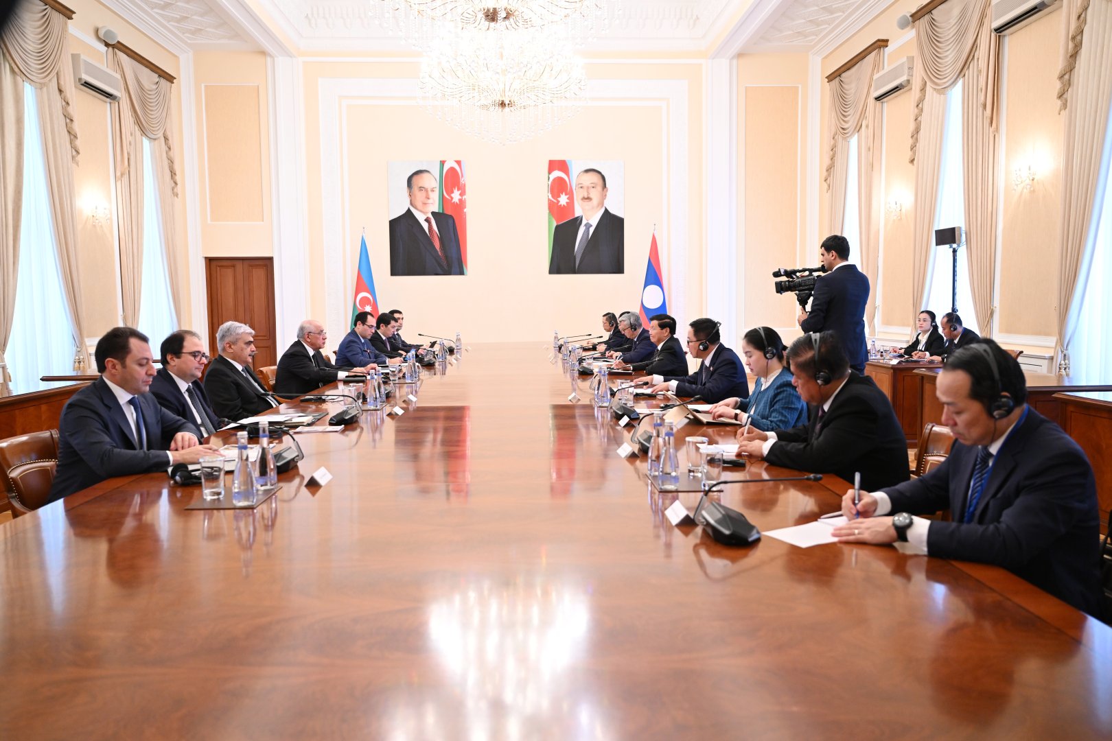 Əli Əsədov Laos Prezidenti ilə ikitərəfli əməkdaşlıq məsələlərini müzakirə edib (FOTO)