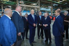 Belaruslu nümayəndələr Gəncə Avtomobil Zavodunda istehsal prosesi ilə tanış olublar (FOTO)