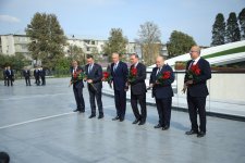 Belaruslu nümayəndələr Gəncə Avtomobil Zavodunda istehsal prosesi ilə tanış olublar (FOTO)