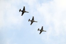 Azərbaycan və BƏƏ hərbçilərinin birgə taktiki-uçuş təlimi davam edir (FOTO/VİDEO)