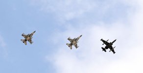 Azərbaycan və BƏƏ hərbçilərinin birgə taktiki-uçuş təlimi davam edir (FOTO/VİDEO)