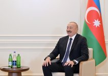 Prezident İlham Əliyev Özbəkistan Prezidenti ilə görüşüb (FOTO/VİDEO) (YENİLƏNİB)