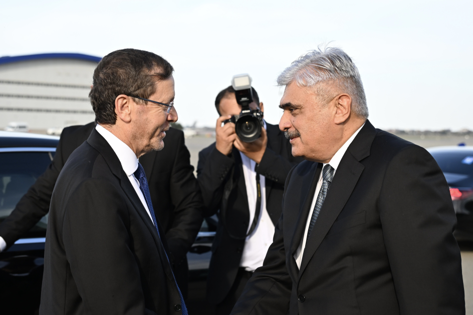 İsrail Prezidenti İsxak Hersoq Azərbaycana səfərə gəlib (FOTO)