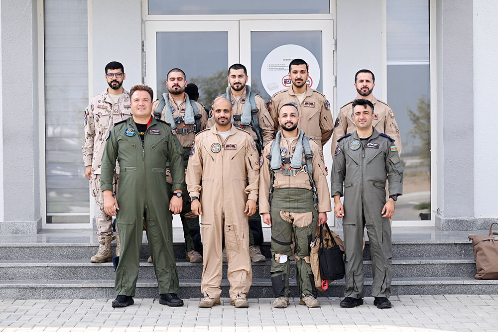 Azərbaycan və BƏƏ hərbçilərinin birgə taktiki-uçuş təlimi davam edir (FOTO/VİDEO)