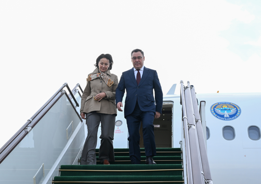 Qırğızıstan Prezidenti Bakıdadır (FOTO)