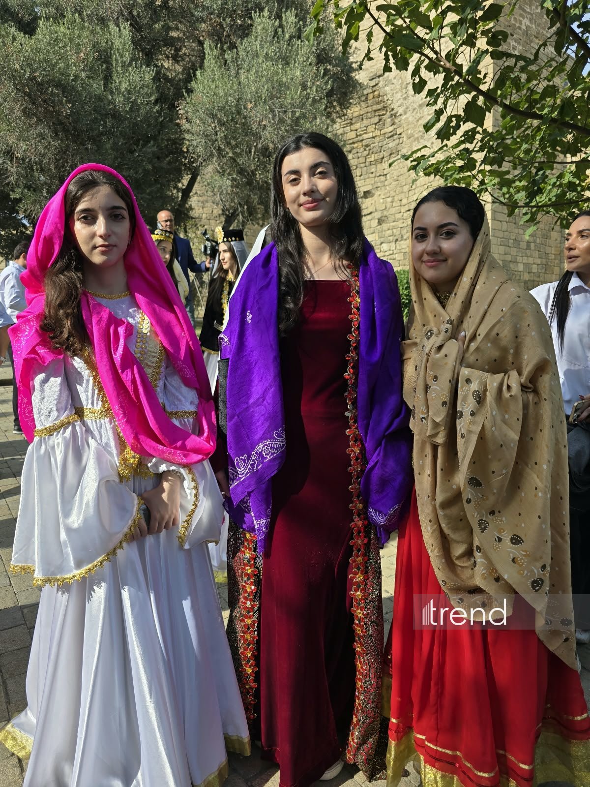İçərişəhərdə rəngarəng "Kəlağayı" yürüşü start götürüb (FOTO)