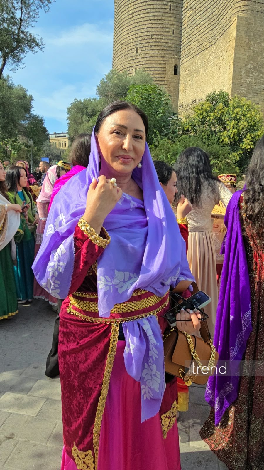 İçərişəhərdə rəngarəng "Kəlağayı" yürüşü start götürüb (FOTO)