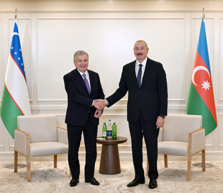 Prezident İlham Əliyev Özbəkistan Prezidenti ilə görüşüb (FOTO)