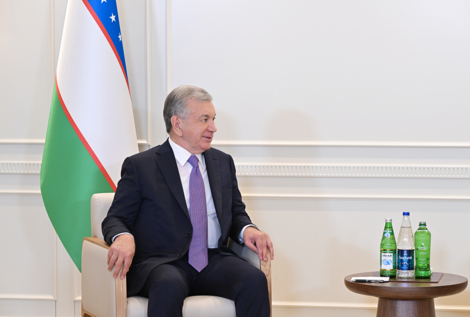 Prezident İlham Əliyev Özbəkistan Prezidenti ilə görüşüb (FOTO)