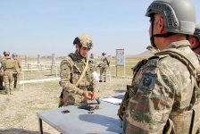 Ehtiyatda olan xüsusi təyinatlılar təlimlərə cəlb olunub (FOTO)
