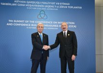 Prezident İlham Əliyev Kasım-Jomart Tokayev ilə görüşüb, Trans-Xəzər Fiber-Optik Kabel Xəttinin açılışını ediblər (FOTO)