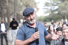 Xaçmaz Rayon İcra Hakimiyyətinin başçısı Elnur Rzayev Yalama kəndində vətəndaşların müraciət və təkliflərini dinləyib (FOTO)